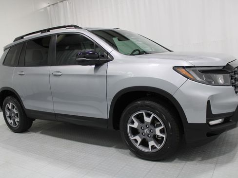 Used 2023 Honda Passport TrailSport image 4
