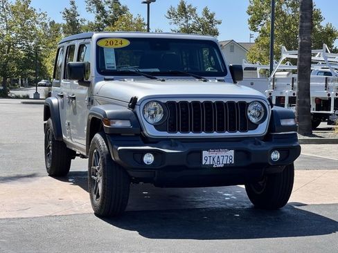 Used 2024 Jeep Wrangler Sport S image 8