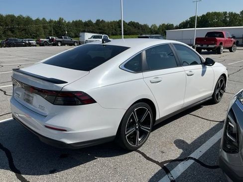 Used 2024 Honda Accord Sport image 7