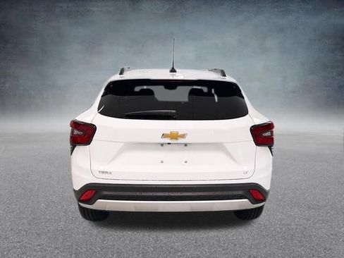 New 2026 Chevrolet Trax LT w/ Sunroof Package image 3
