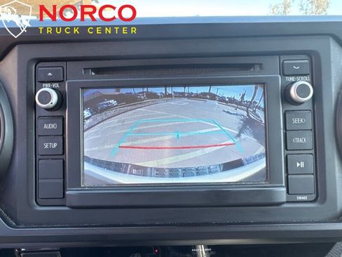 Used 2018 Toyota Tacoma SR image 19