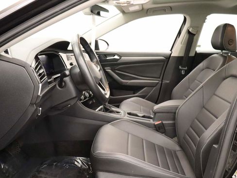 Certified 2024 Volkswagen Jetta SE image 16