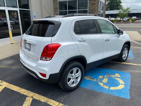 Used 2018 Chevrolet Trax LT w/ LT Convenience Package AWD/4WD image 4