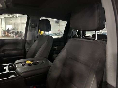 Used 2022 Chevrolet Silverado 1500 Custom image 3