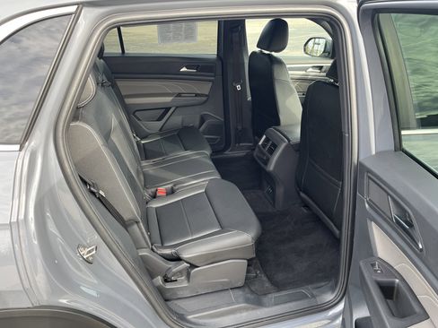Used 2022 Volkswagen Atlas Cross Sport SEL R-Line AWD/4WD image 13