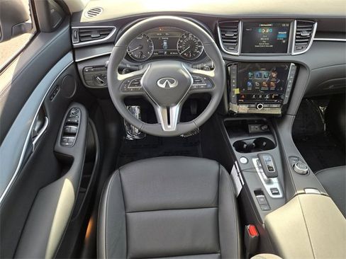New 2025 INFINITI QX50 Luxe image 15