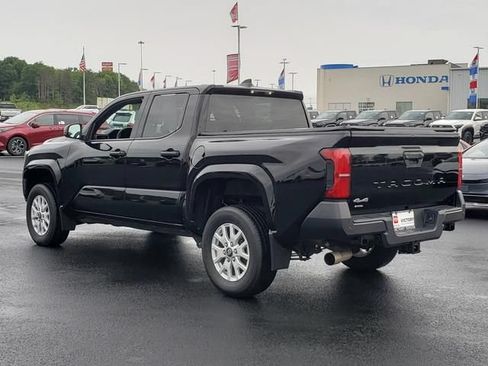 Used 2024 Toyota Tacoma SR w/ SR Upgrade Package AWD/4WD image 8