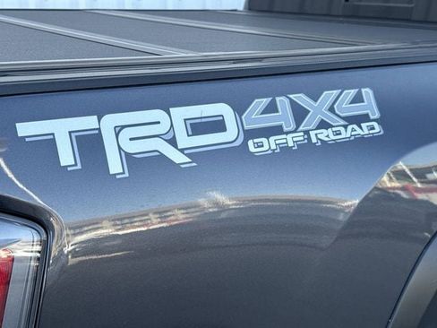 Used 2021 Toyota Tacoma TRD Off-Road w/ Technology Package image 9