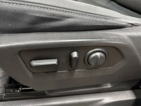 Used 2019 Chevrolet Silverado 1500 LT w/ Texas Edition image 40