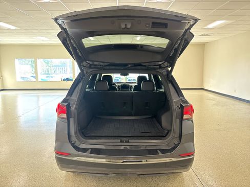 Used 2022 Chevrolet Equinox RS w/ RS Leather Package image 11