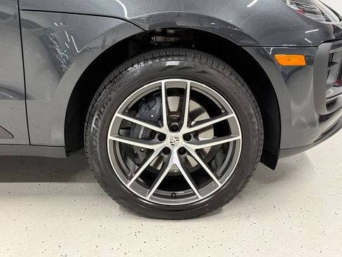 Used 2026 Porsche Macan AWD/4WD image 11