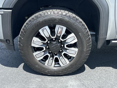 Used 2024 GMC Sierra 2500 Denali w/ Denali Reserve Package AWD/4WD image 11