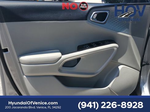 Used 2023 Kia Soul LX w/ LX Technology Package FWD image 20