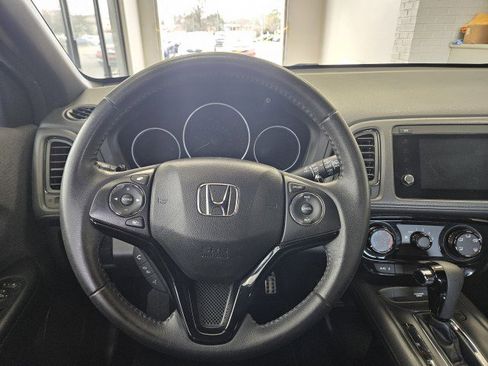 Used 2023 Honda HR-V LX image 17