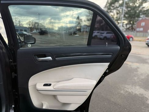Used 2018 Chrysler 300 Touring L image 16