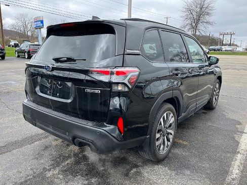 Used 2025 Subaru Forester Touring AWD/4WD image 4