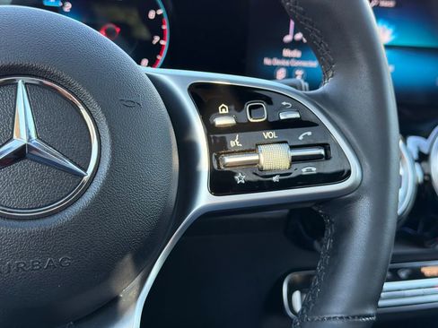Used 2022 Mercedes-Benz GLB 250 4MATIC image 20