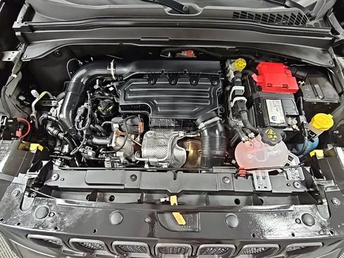 Used 2023 Jeep Renegade Trailhawk w/ Trailhawk Elite Group image 40