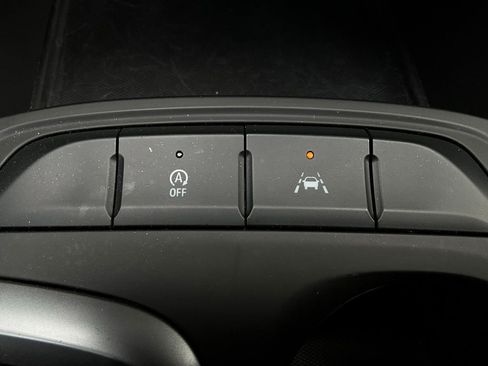 Used 2025 Buick Envista Preferred image 23