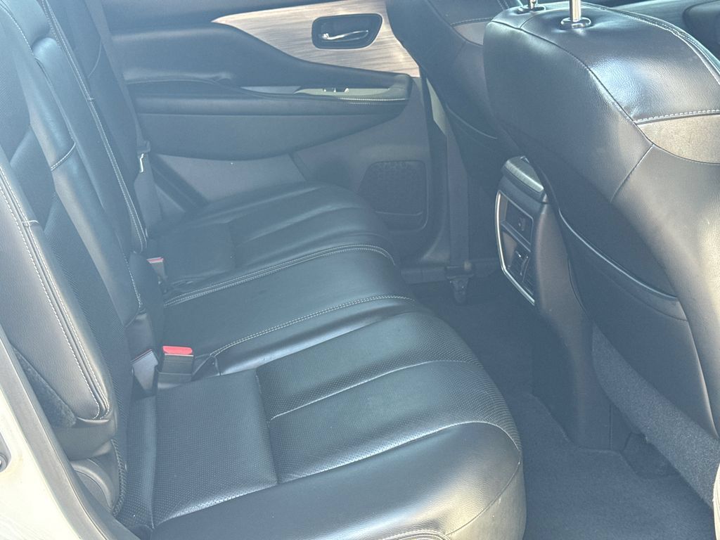 Used 2016 Nissan Murano SL w/ SL Technology Package FWD image 15