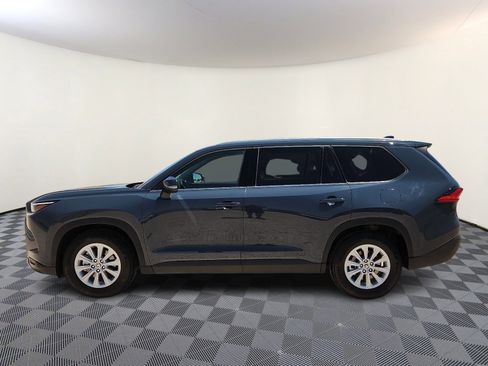 Used 2024 Toyota Grand Highlander FWD image 2