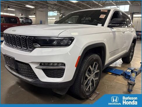 Used 2024 Jeep Grand Cherokee Limited AWD/4WD image 1