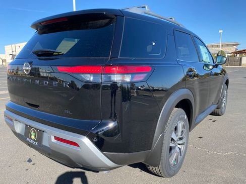 New 2025 Nissan Pathfinder SL image 6