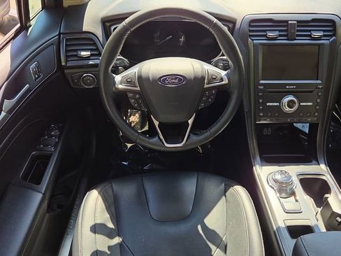 Used 2019 Ford Fusion Titanium AWD/4WD image 15