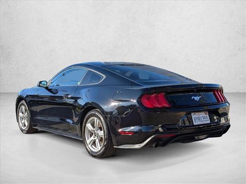 Used 2018 Ford Mustang Coupe image 8