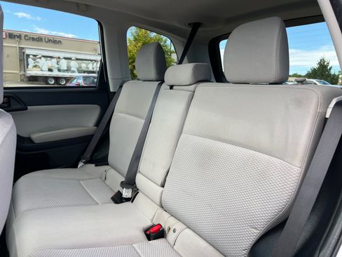 Used 2016 Subaru Forester 2.5i Premium w/ All-Weather Package AWD/4WD image 17