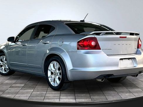 Used 2013 Dodge Avenger R/T image 4