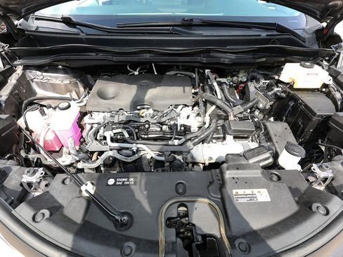 Used 2021 Toyota Sienna XLE image 19