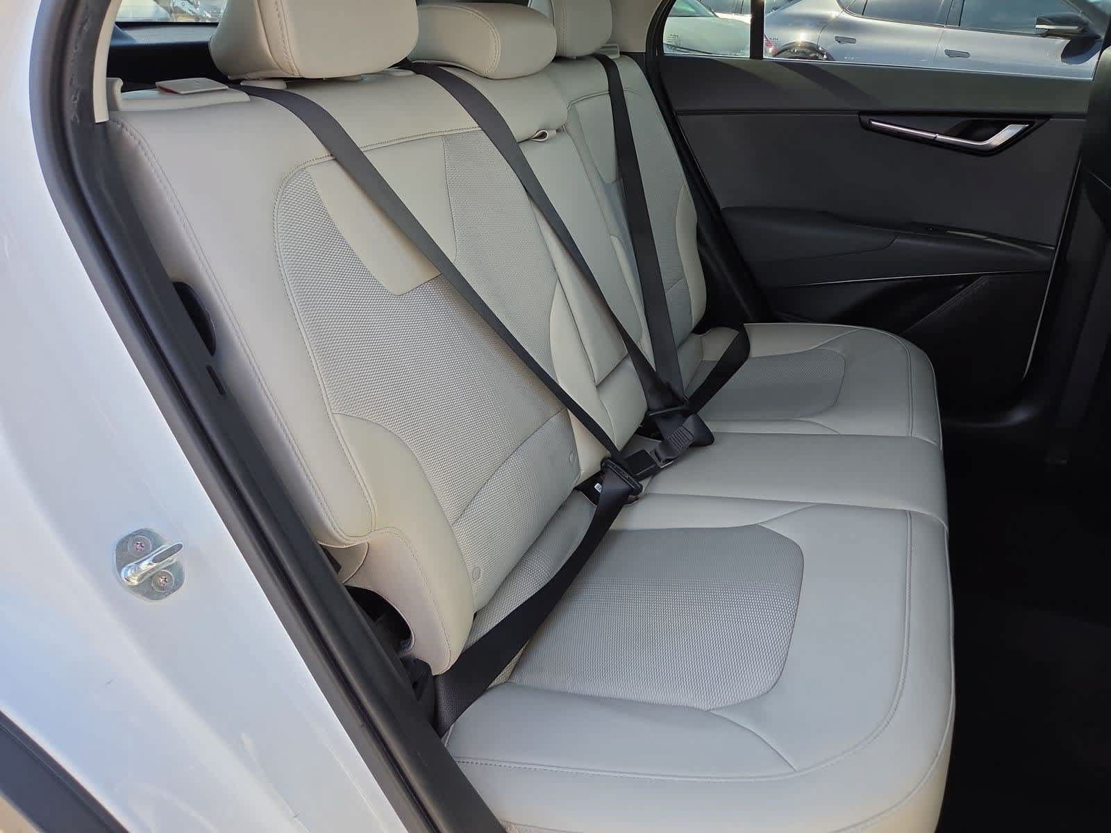 Certified 2023 Kia Niro EX FWD image 19