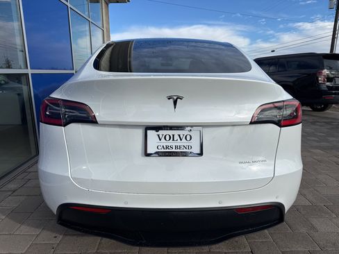 Used 2021 Tesla Model Y 2WD image 5