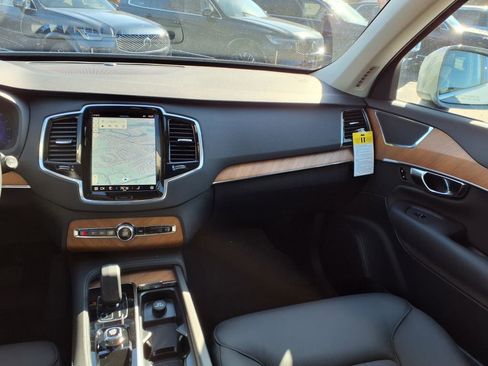 New 2025 Volvo XC90 B6 Plus w/ Protection Package Premier image 14