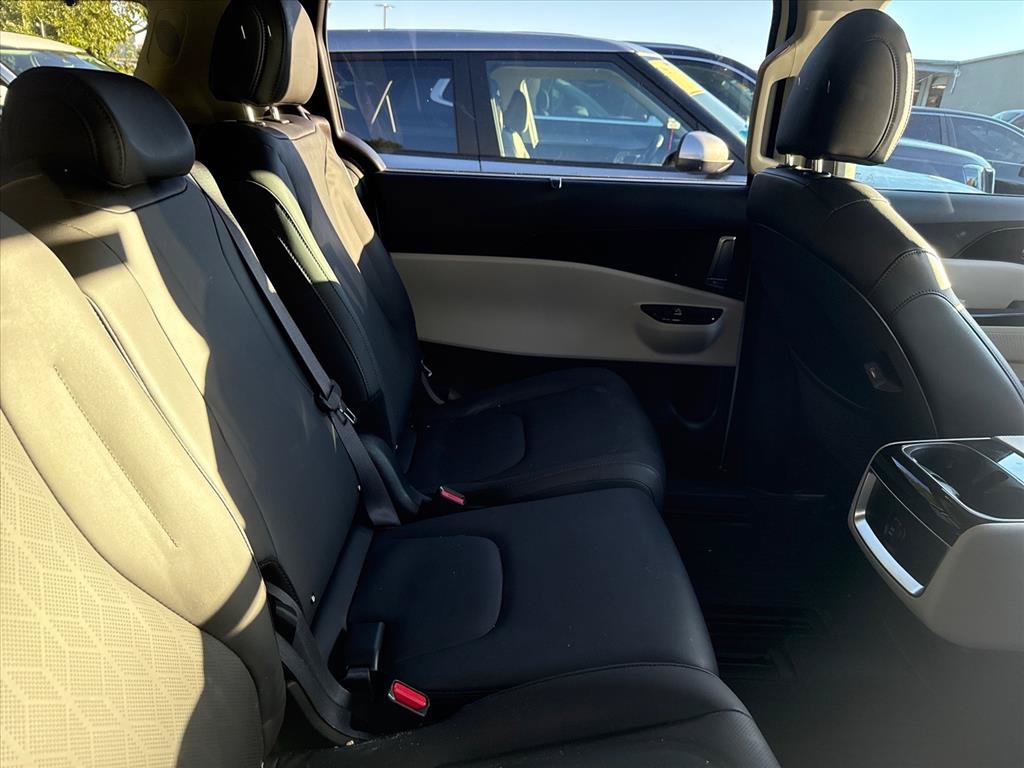 Certified 2024 Kia Carnival EX FWD image 3