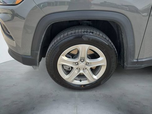 Used 2023 Jeep Compass Latitude w/ Convenience Group AWD/4WD image 14