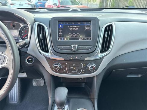 Used 2022 Chevrolet Equinox LS w/ LS Convenience Package image 24