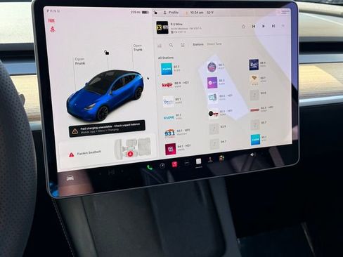 Used 2021 Tesla Model Y Long Range image 17