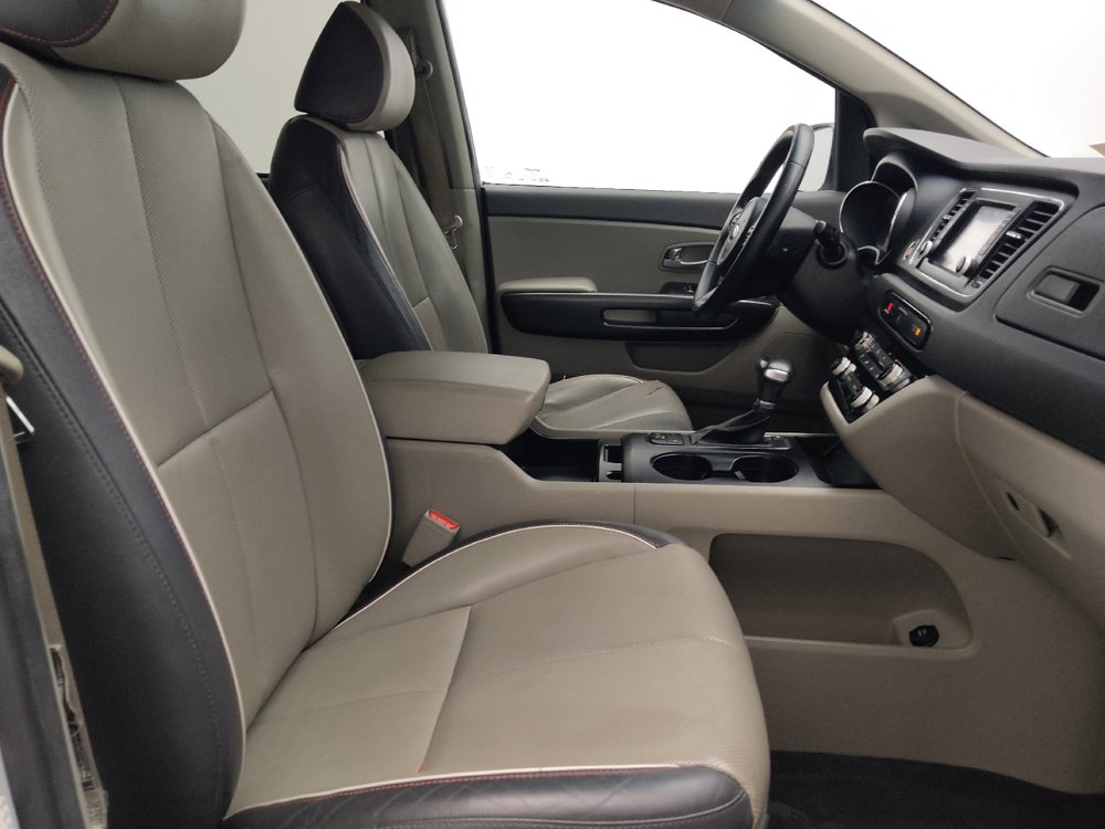 Used 2017 Kia Sedona LX w/ LX Essentials Premium Package FWD image 19