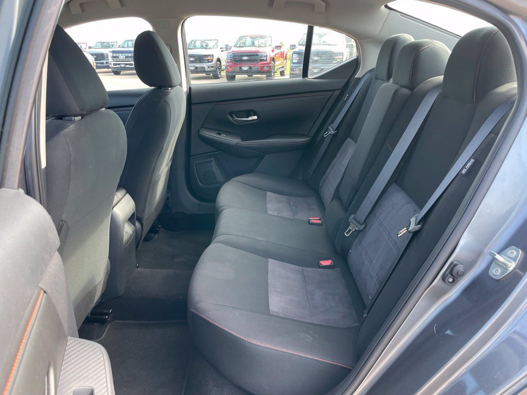 Used 2025 Nissan Sentra SR FWD image 8