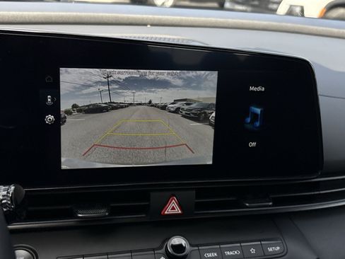 Used 2025 Hyundai Elantra SEL FWD image 19