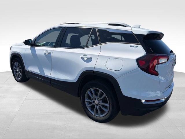 Used 2024 GMC Terrain SLT AWD/4WD image 3