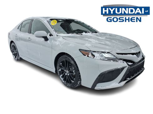Used 2023 Toyota Camry XSE image 3