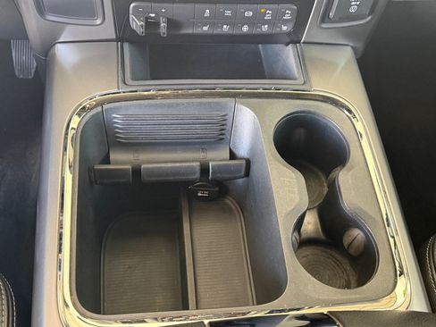 Used 2018 RAM 2500 Laramie w/ Sport Appearance Group AWD/4WD image 17