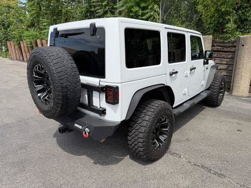 Used 2016 Jeep Wrangler Unlimited Sahara w/ Connectivity Group AWD/4WD image 26