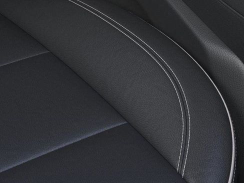 New 2025 Buick Enclave Preferred w/ Power Package image 21