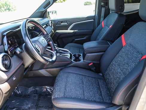 Used 2023 Chevrolet Colorado Z71 w/ Z71 Convenience Package 2 AWD/4WD image 17