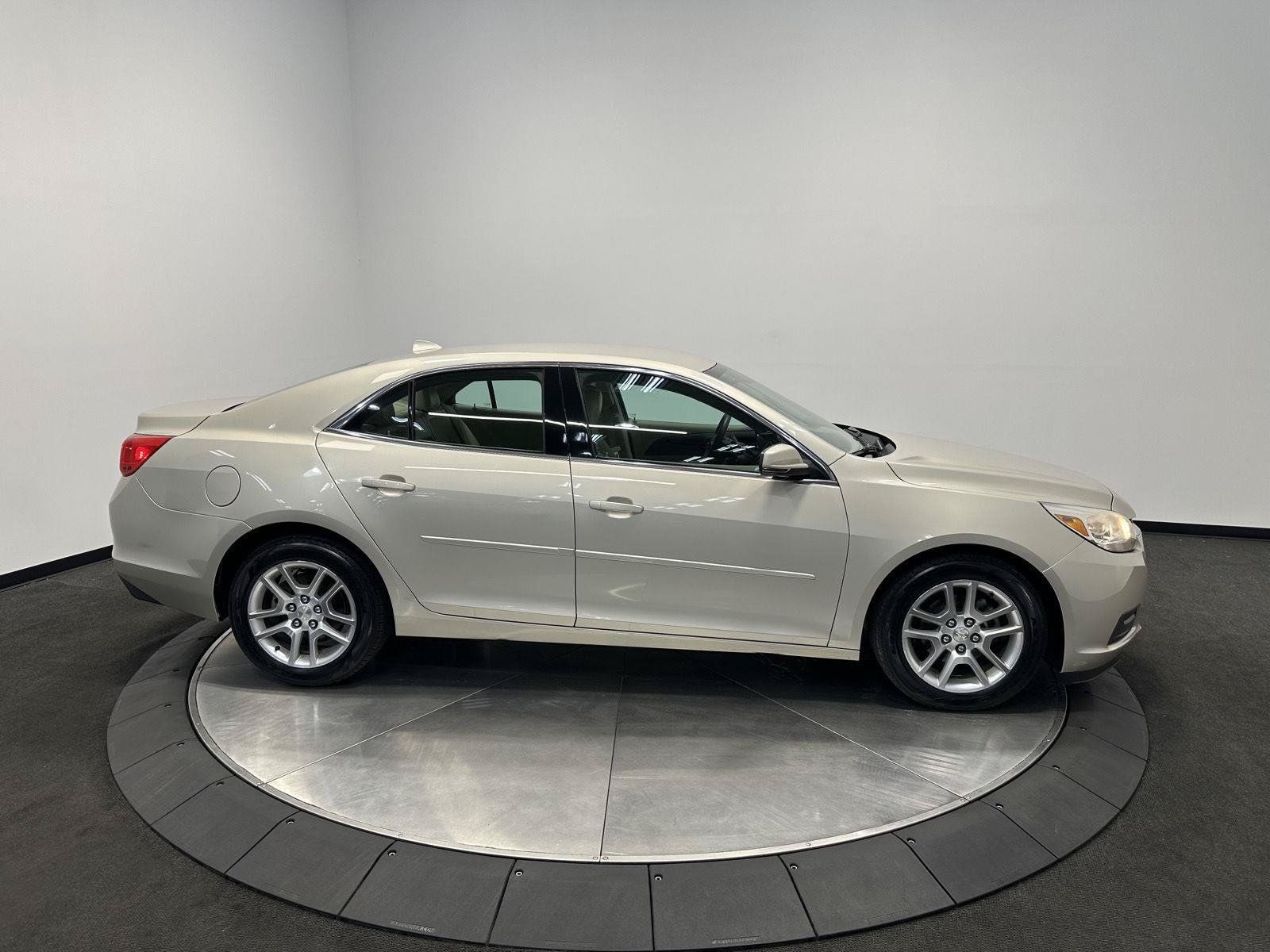 Used 2014 Chevrolet Malibu LT w/ Power Convenience Package FWD image 8