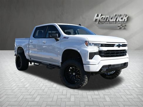 Used 2023 Chevrolet Silverado 1500 RST w/ Convenience Package II image 2